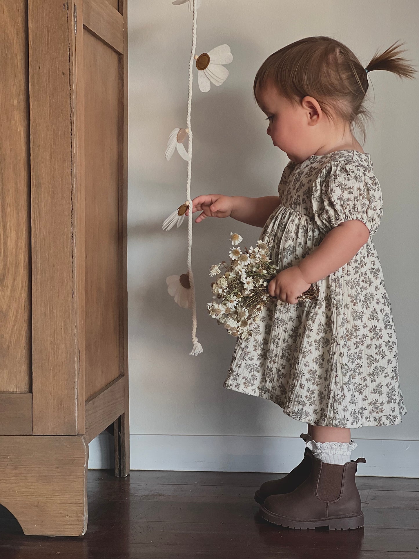 Daisy Garland
