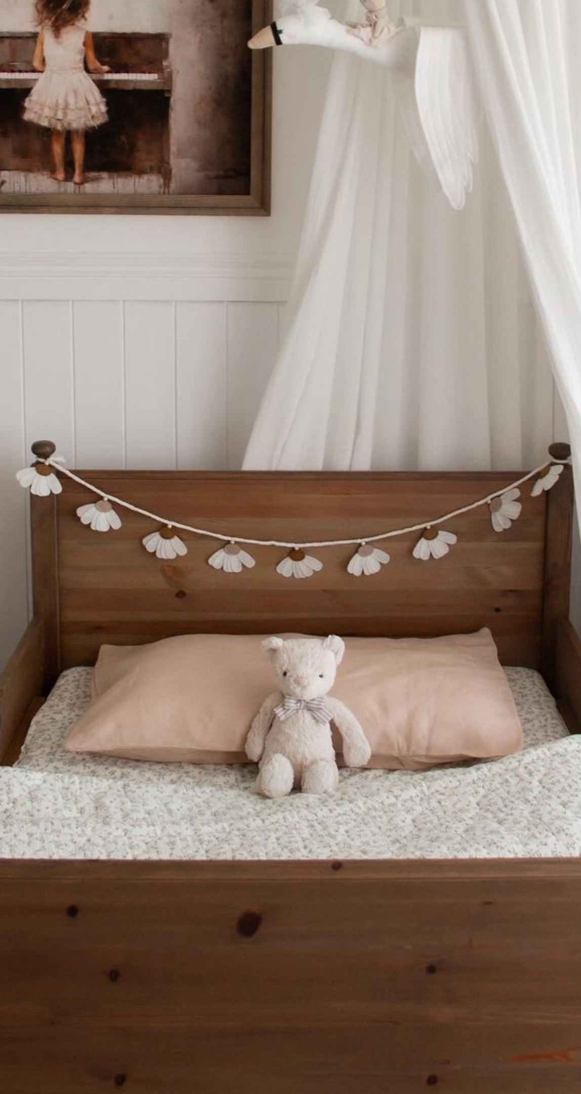 Daisy Garland